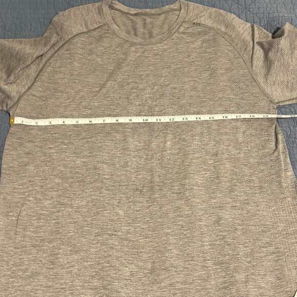 Lululemon Men's Metal Vent Tech Long Sleeve Shirt - Picture 4 of 5